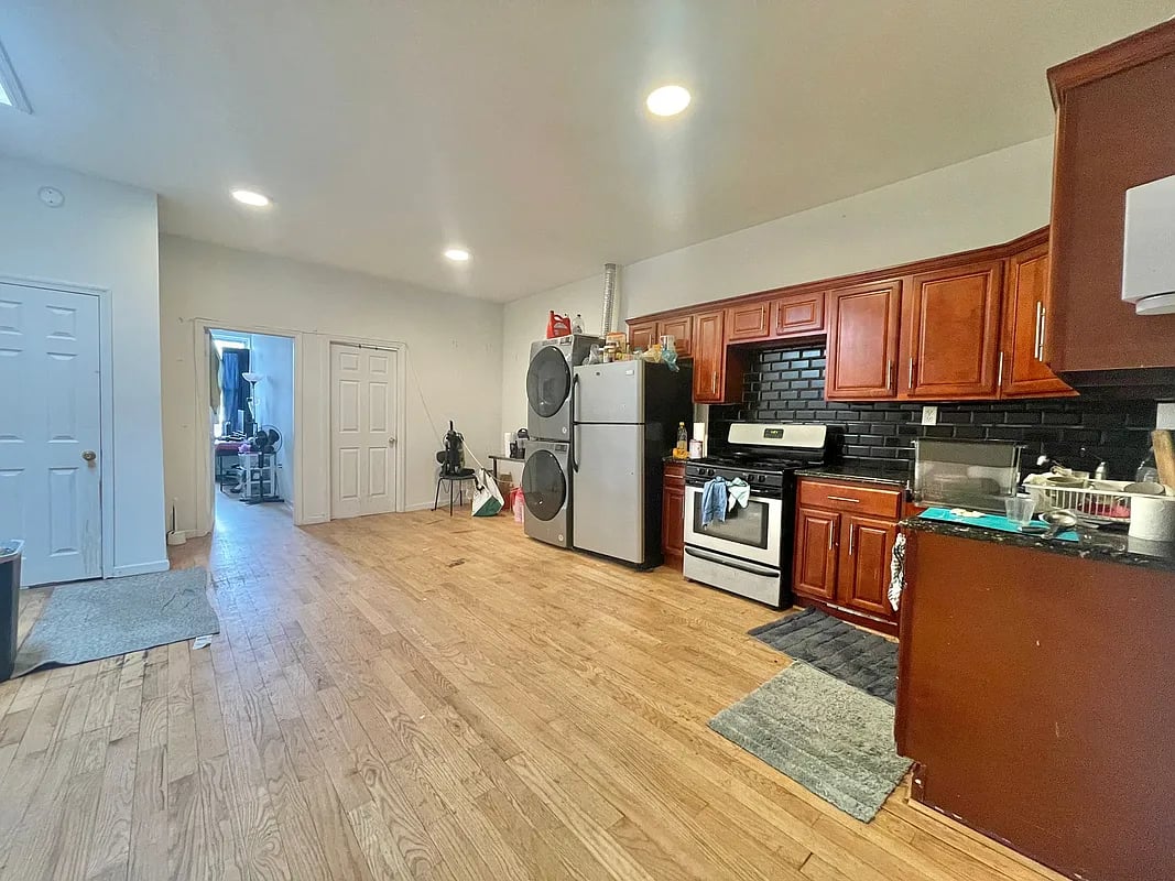 196 Utica Avenue 3