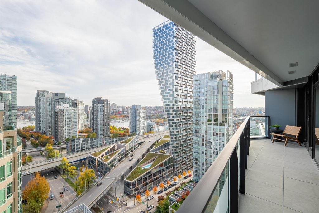889 Pacific St, #2001