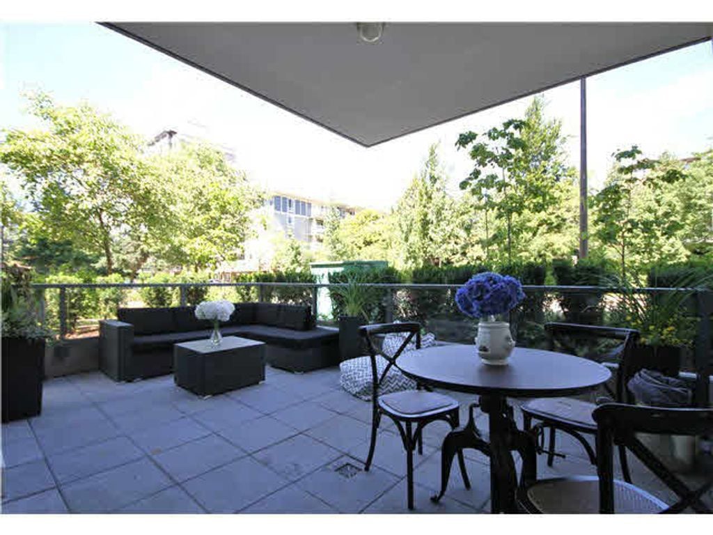 135 W 2nd St, #101