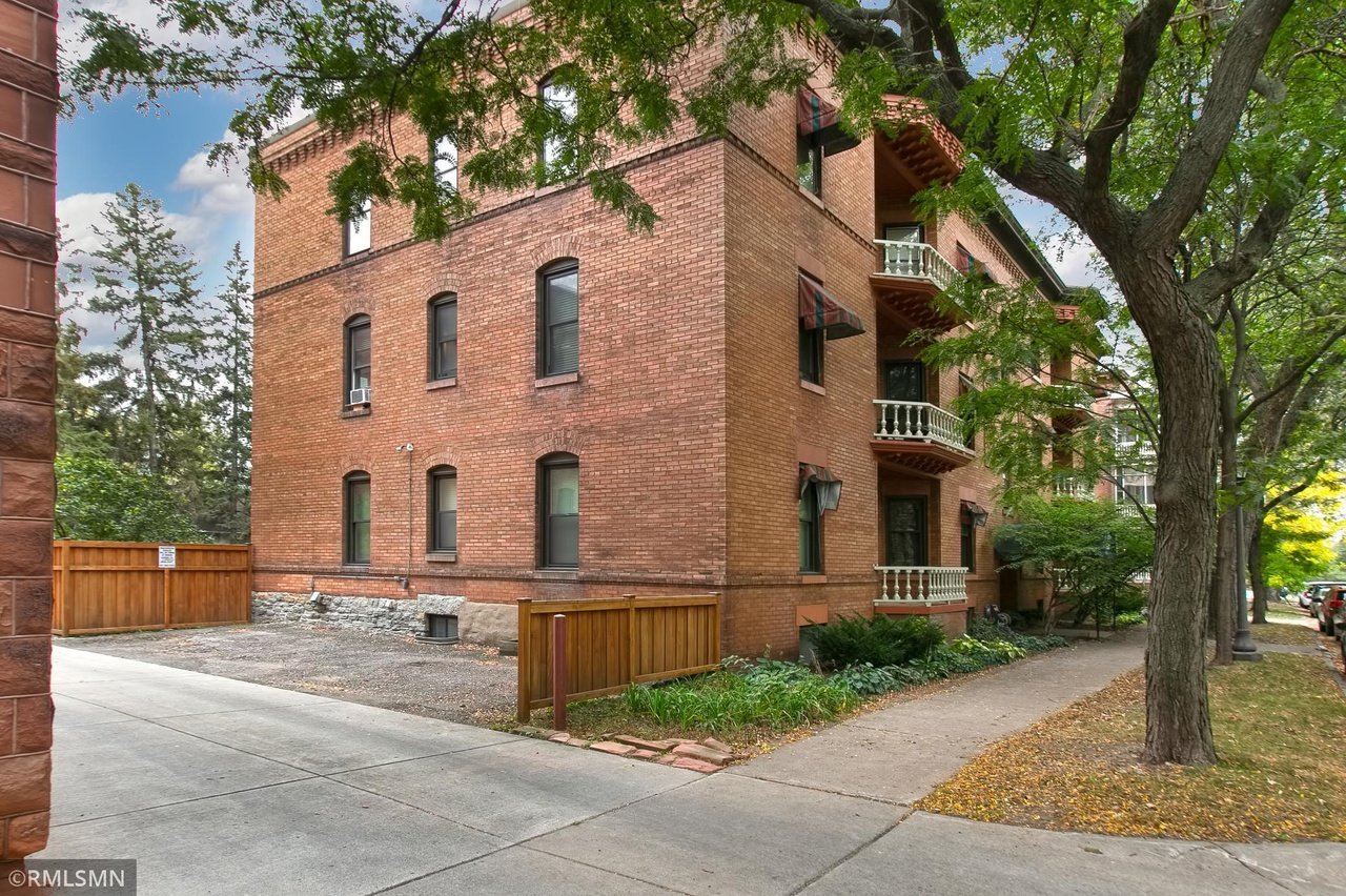 24 Saint Albans St S #7