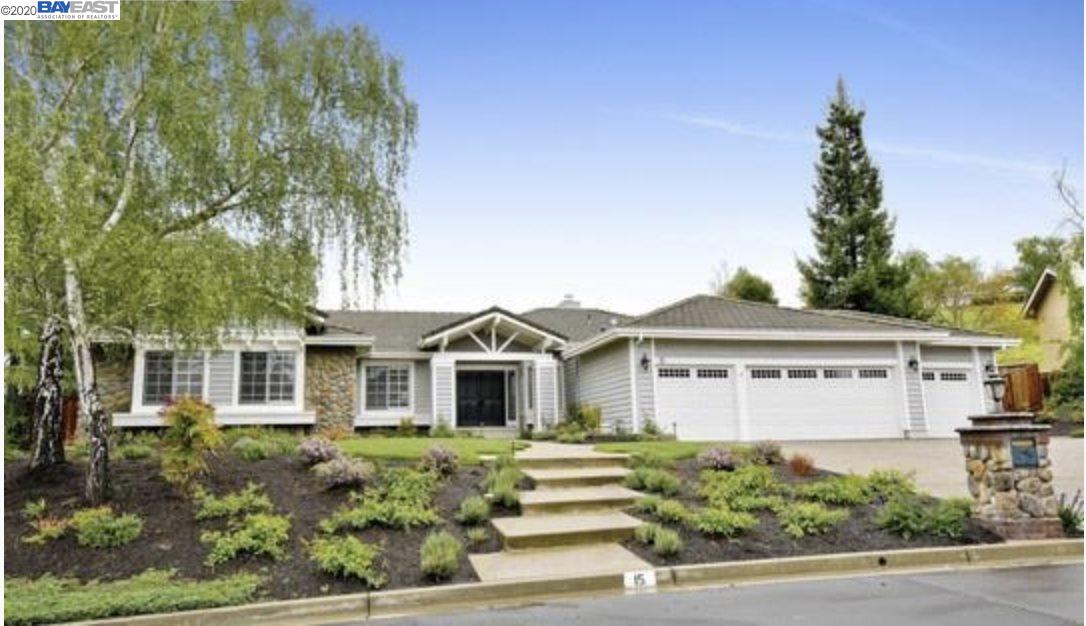 15 Hidden Crest Ct