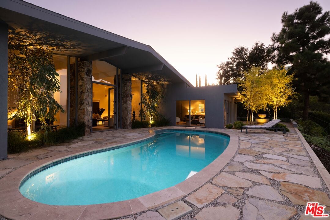 Crownfall Reserve, Edwin Dr, 90046