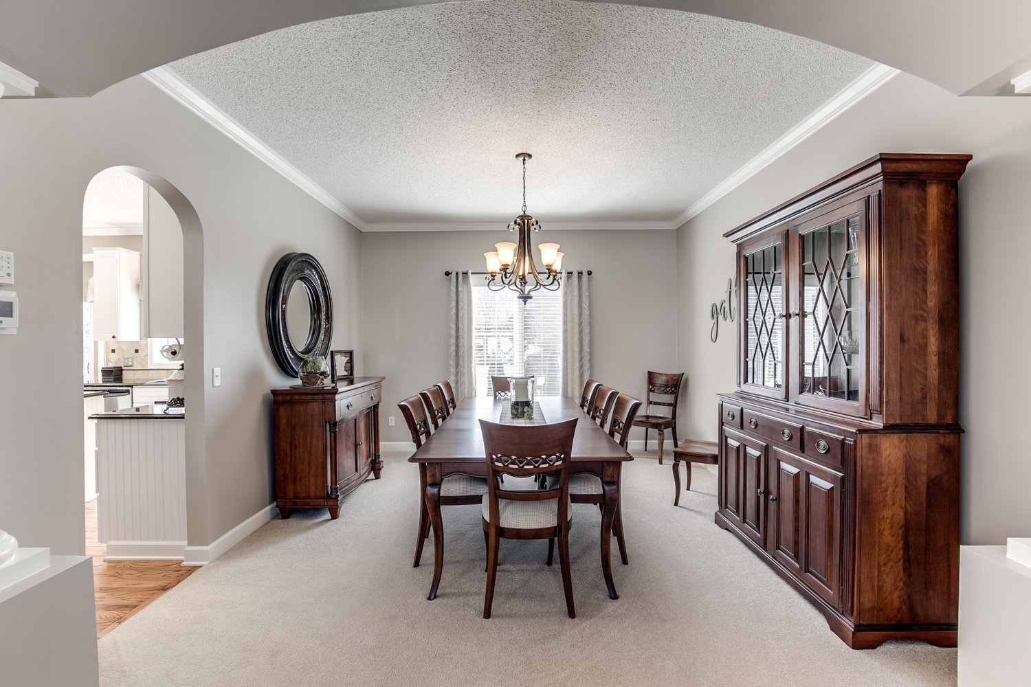 Beautiful 2-Story in Desirable OakParke Estates