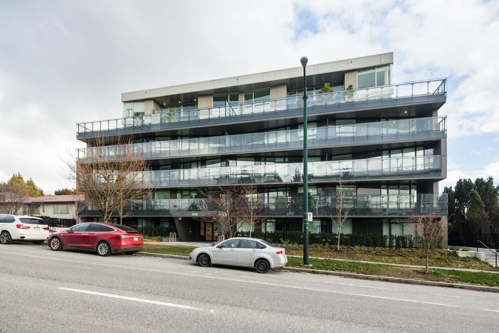 7638 Cambie St, #206