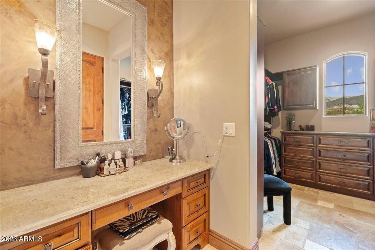 9514 E Madera Dr