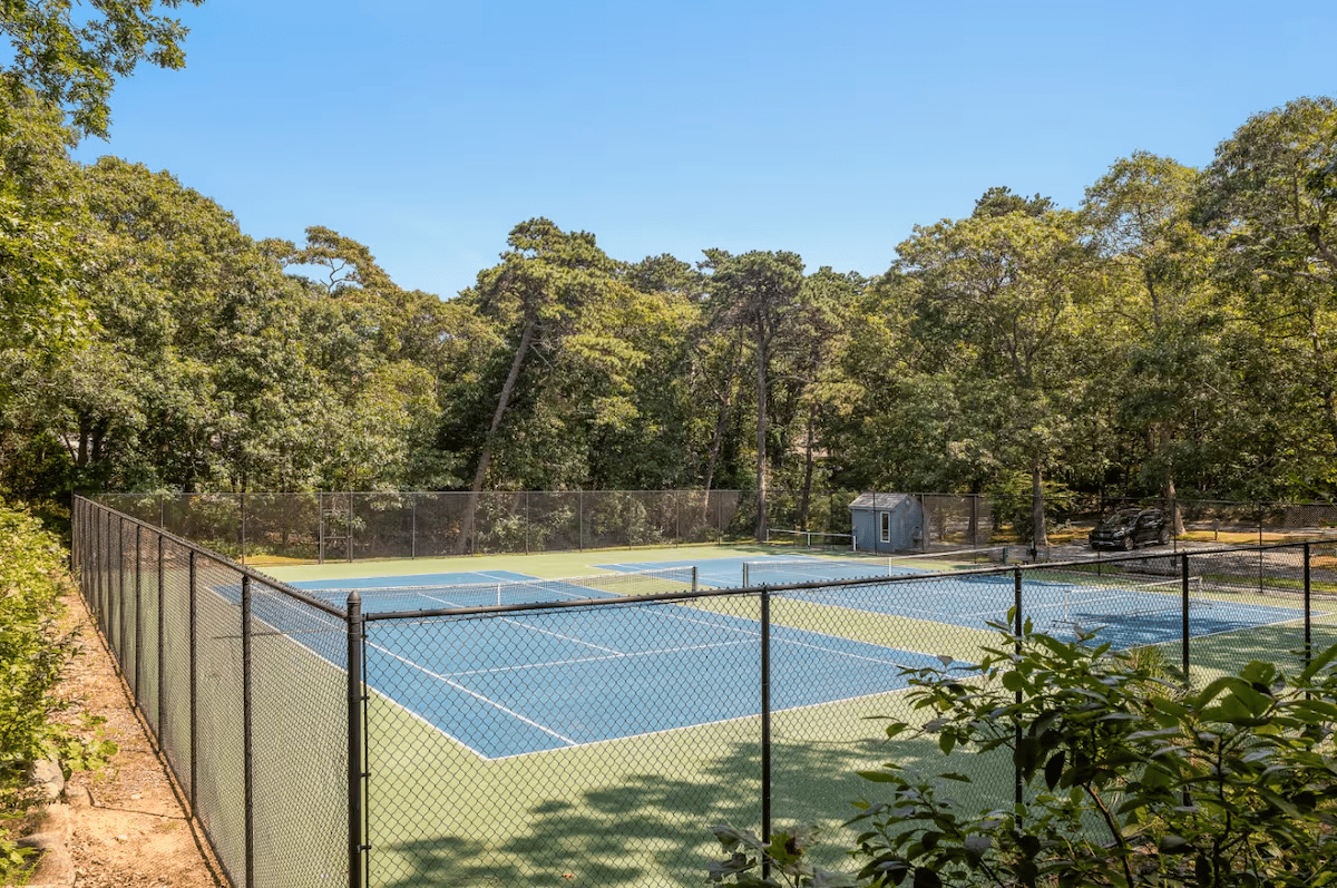 Oak Bluffs Renovated Retreat