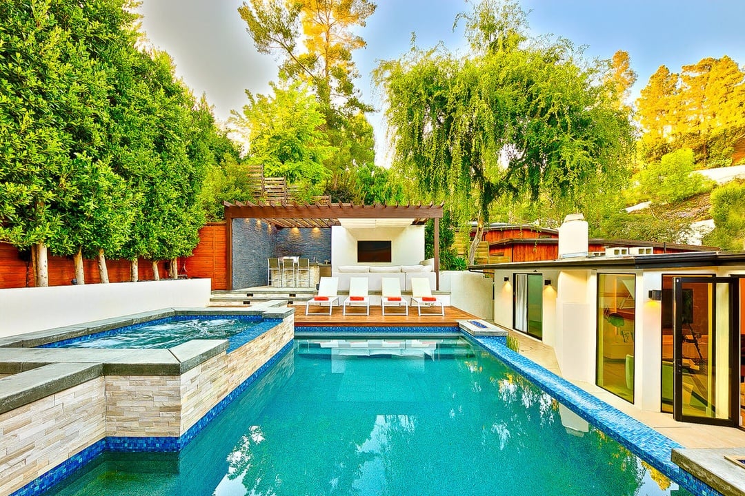 Aurora Villa