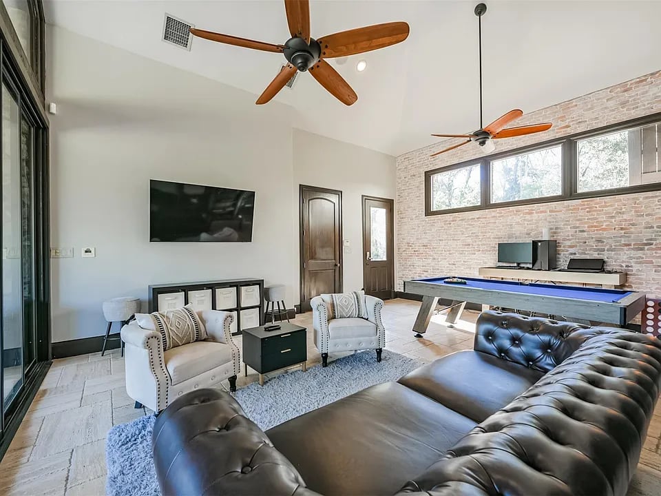 5015 Ossineke Ct