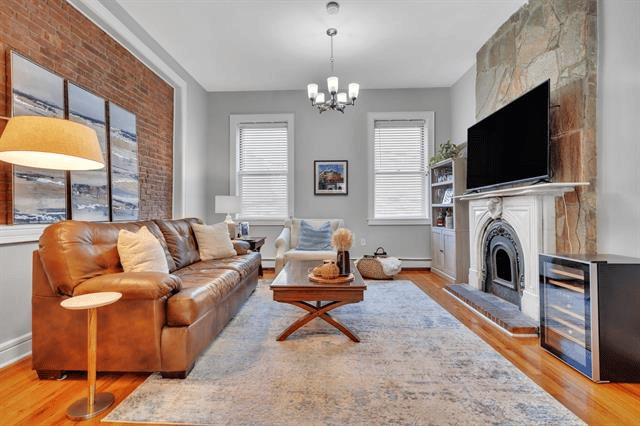 251.5 York St