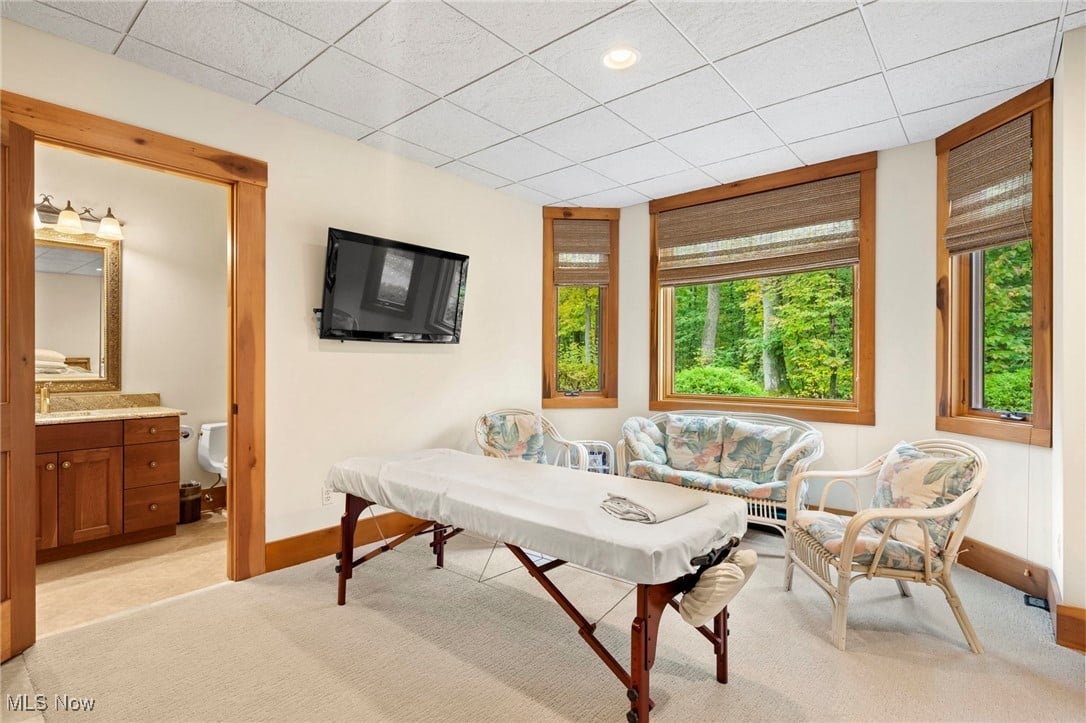 805 Cascades Dr
