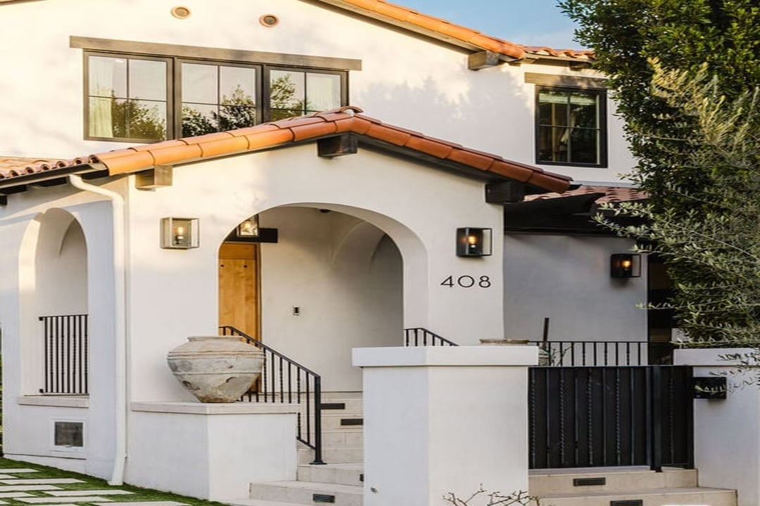 Solaris Pavilion, Westbourne Dr, 90048