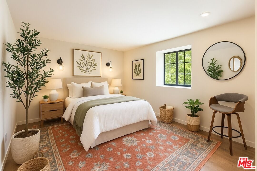 Halo Crest, Queens Rd, 90069