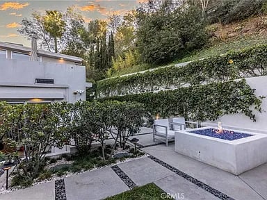 7350 Pacific View Dr