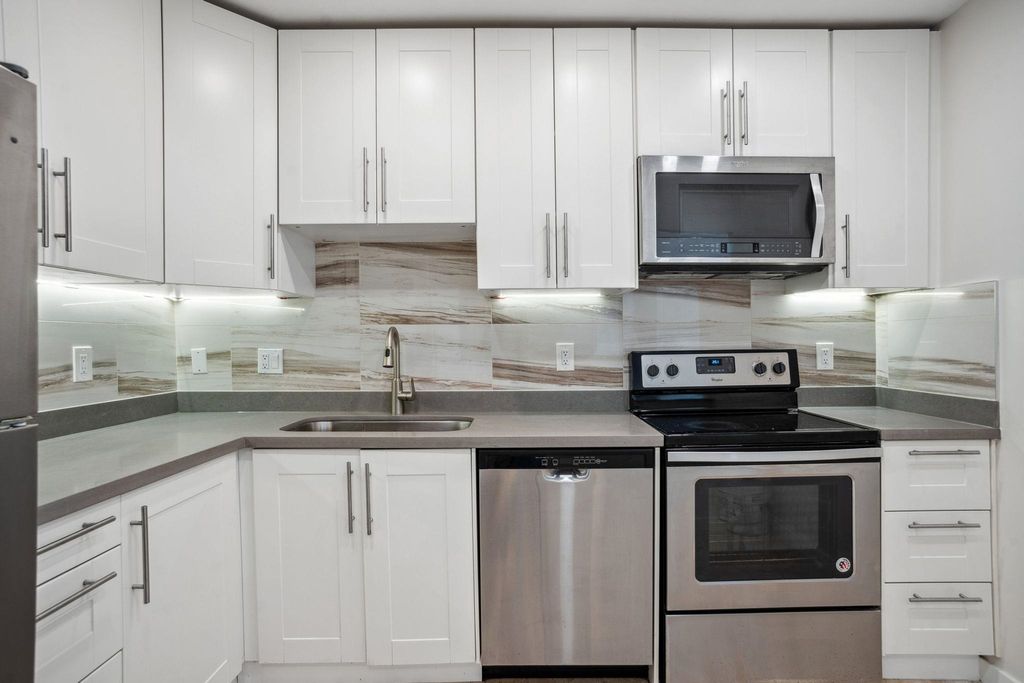 6240 McKay Ave, #605