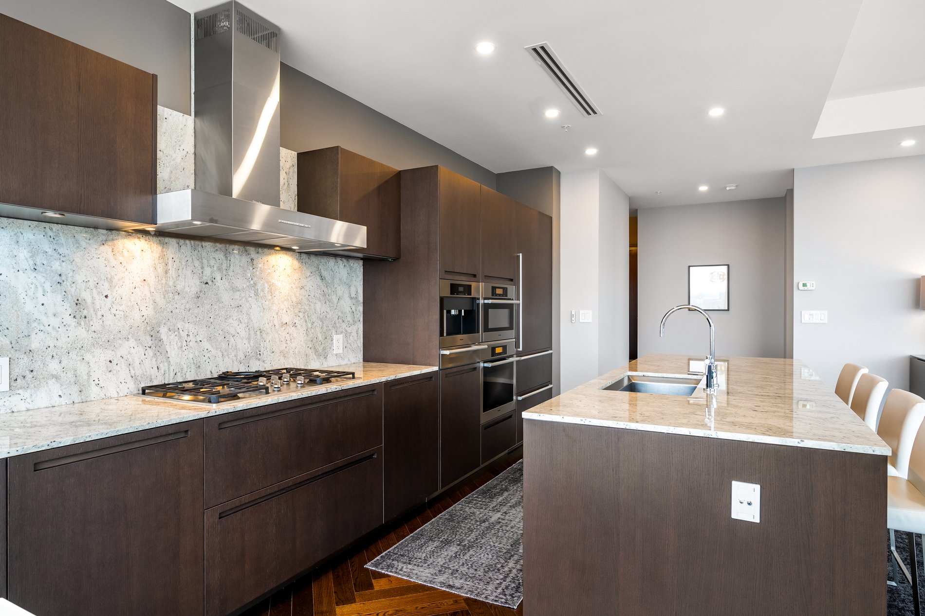 Suite 5603- 180 University Avenue