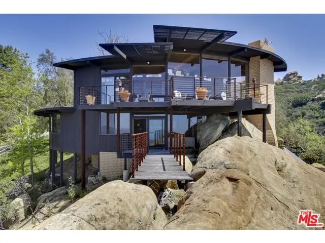 300 Loma Metisse Rd