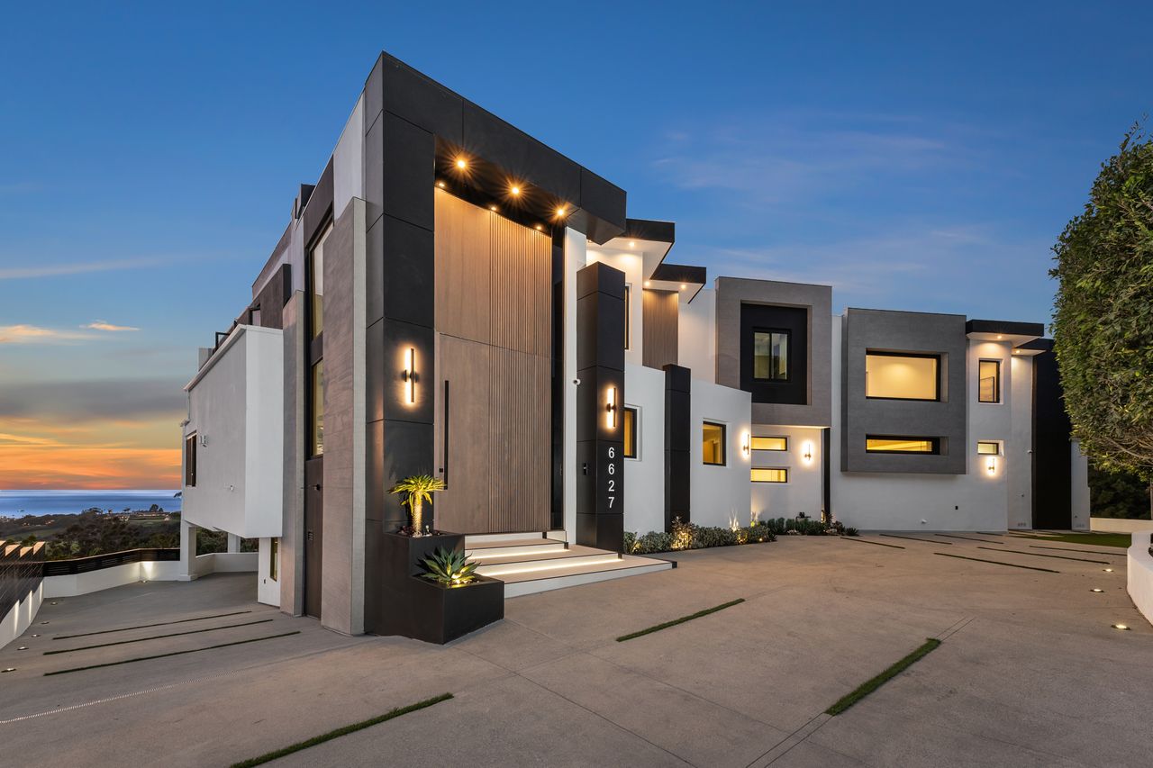 6627 Muirlands Dr, La Jolla, CA 92037