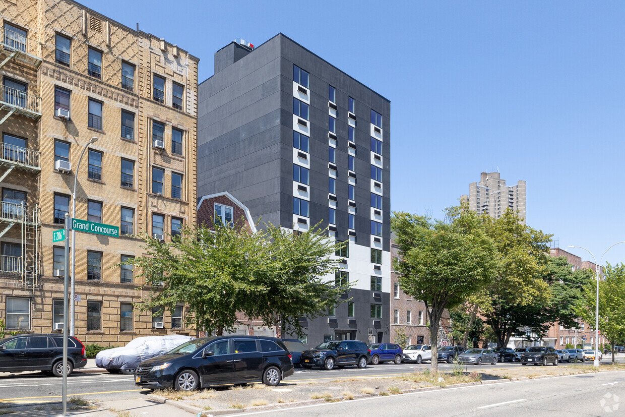 3187 Grand Concourse
