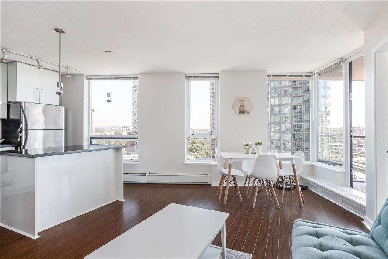 188 Keefer Pl, #1607