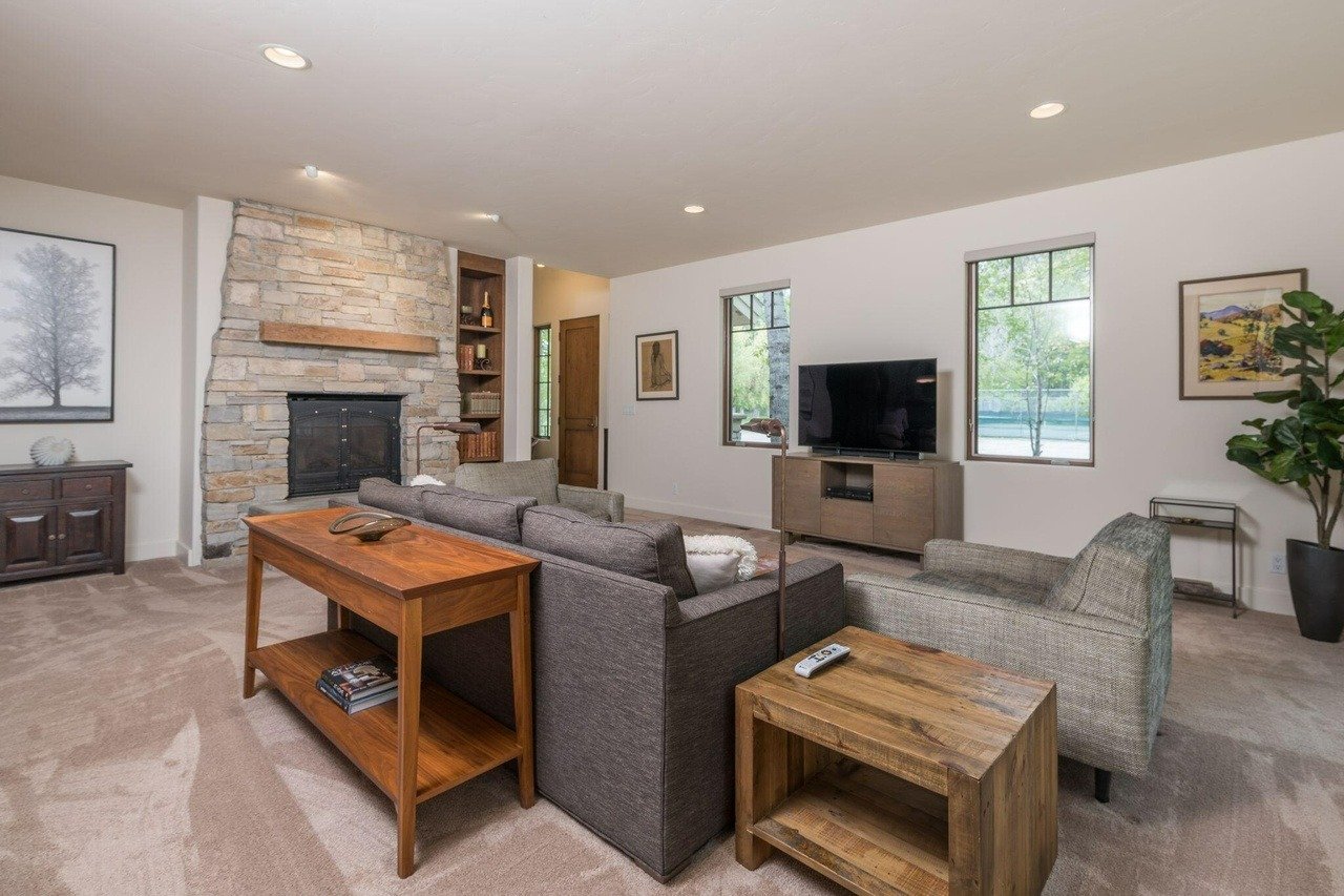 1051 Triumph Dr