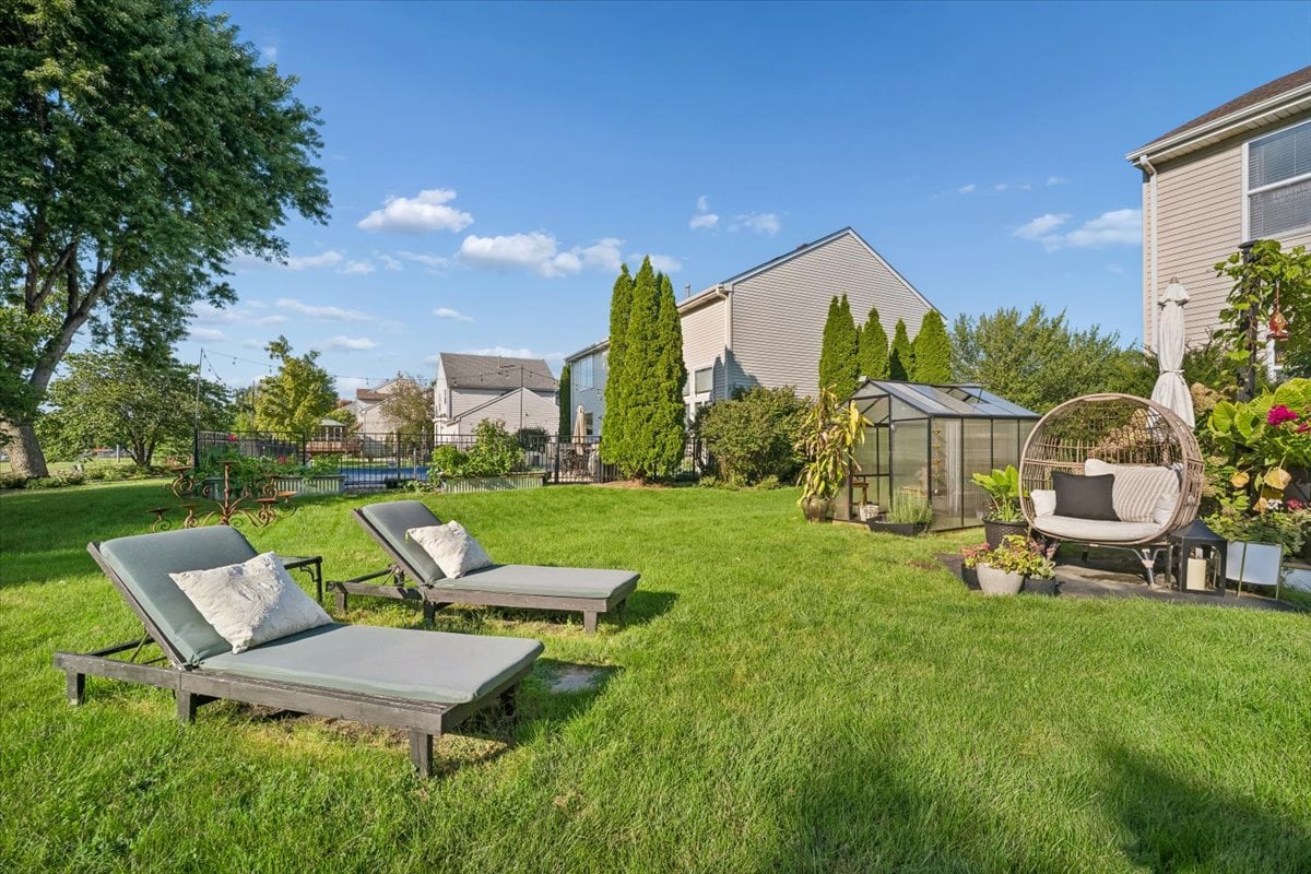 Stunning McHenry Oasis