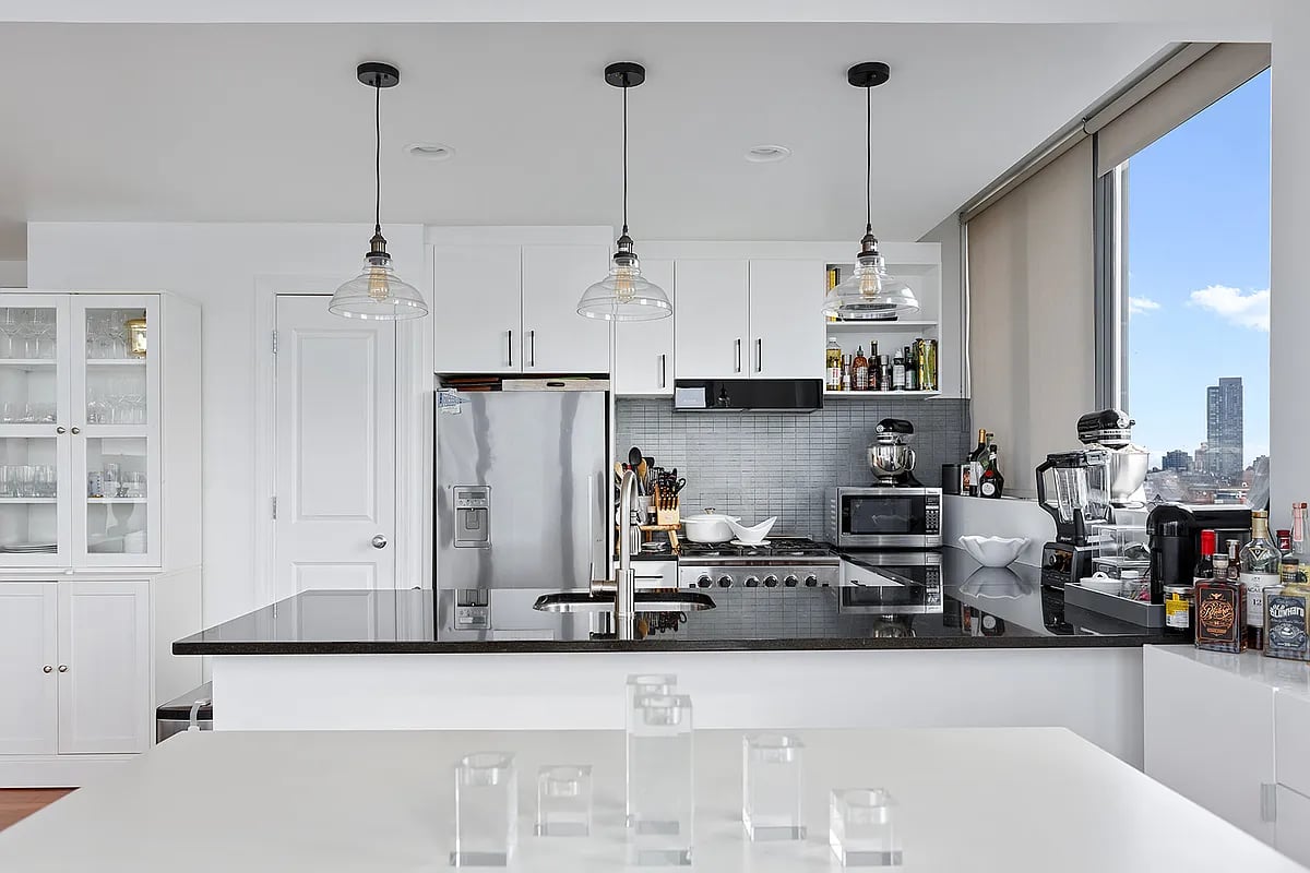 5-49 Borden Ave, #12A