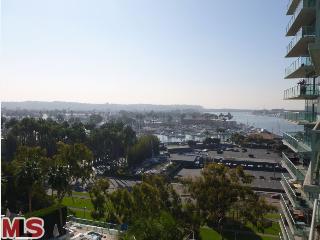 13700 Marina Pointe Dr #1030