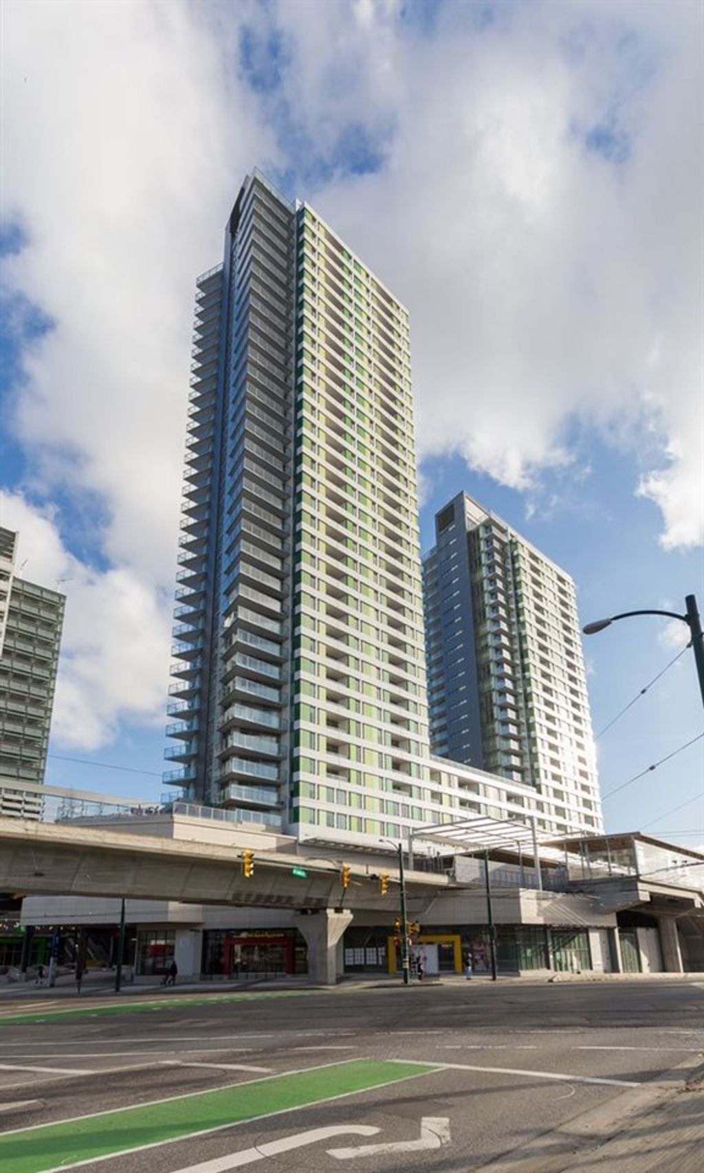 488 SW Marine Dr, #702