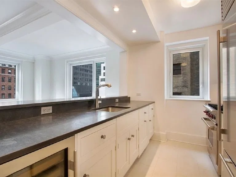 530 Park Ave #10H