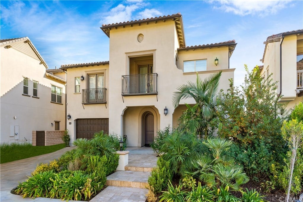 626 E Camellia Way