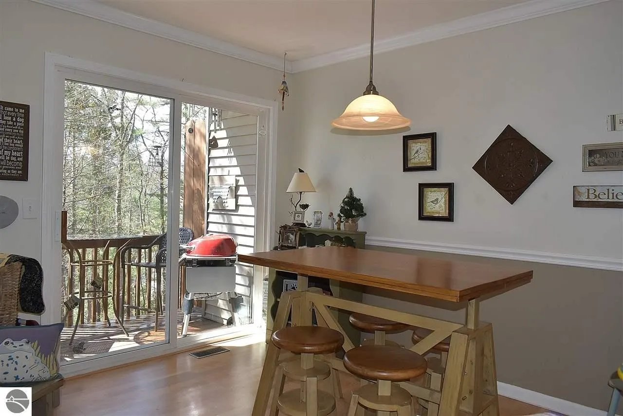 3965 Sherwood Forest Dr #16