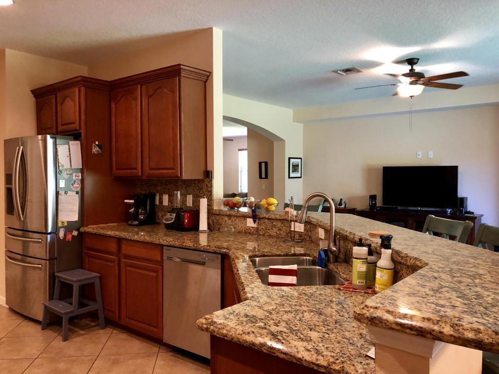 5520 SW Gray Fox Dr
