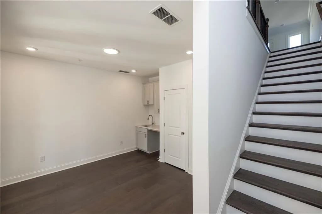 352 Olmstead Way, #28