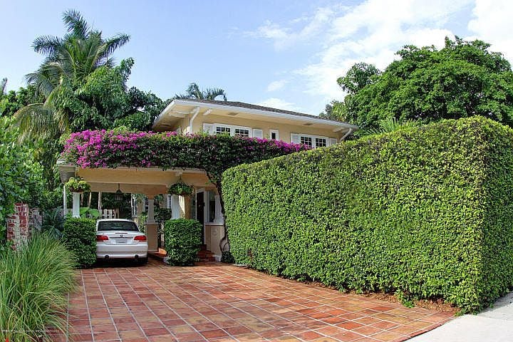 339 Seaspray Avenue