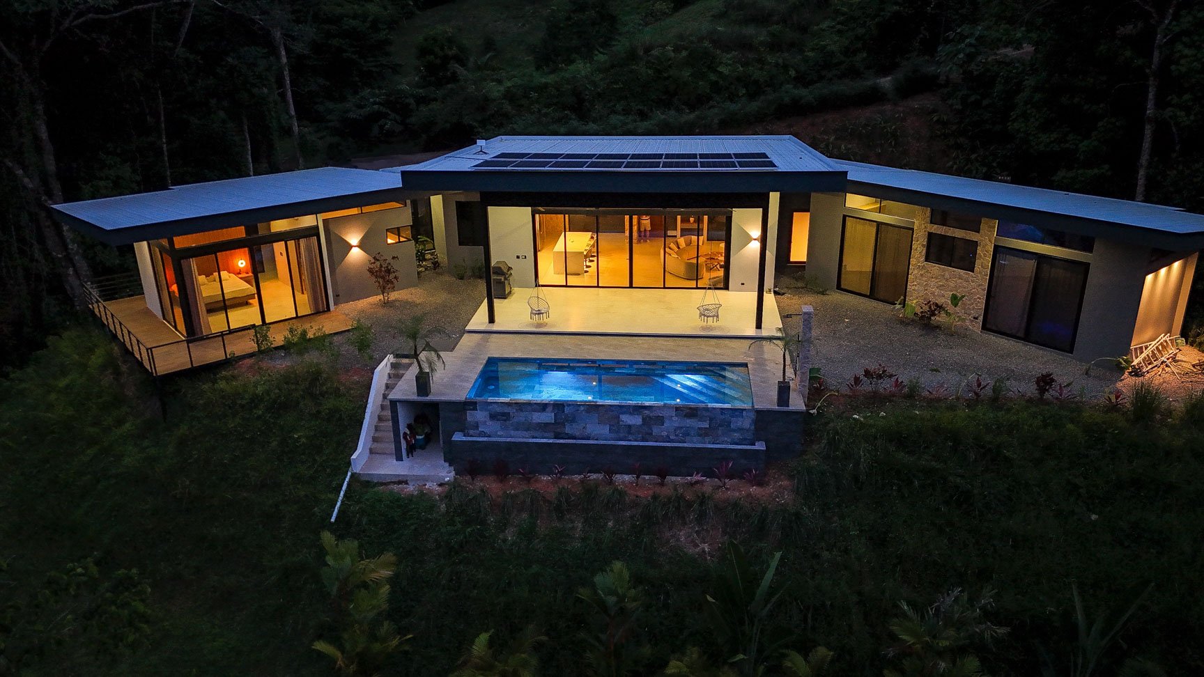 Ojochal Modern Jungle Home with Infinity Pool & Mountain Views