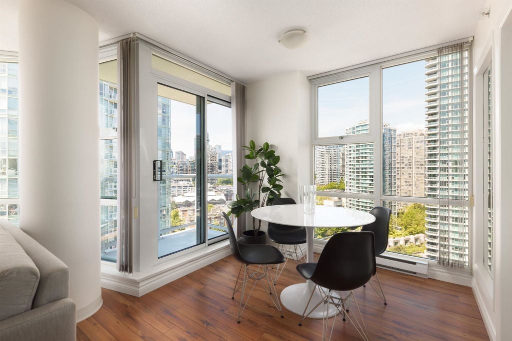 1077 Marinaside Cres, #2106