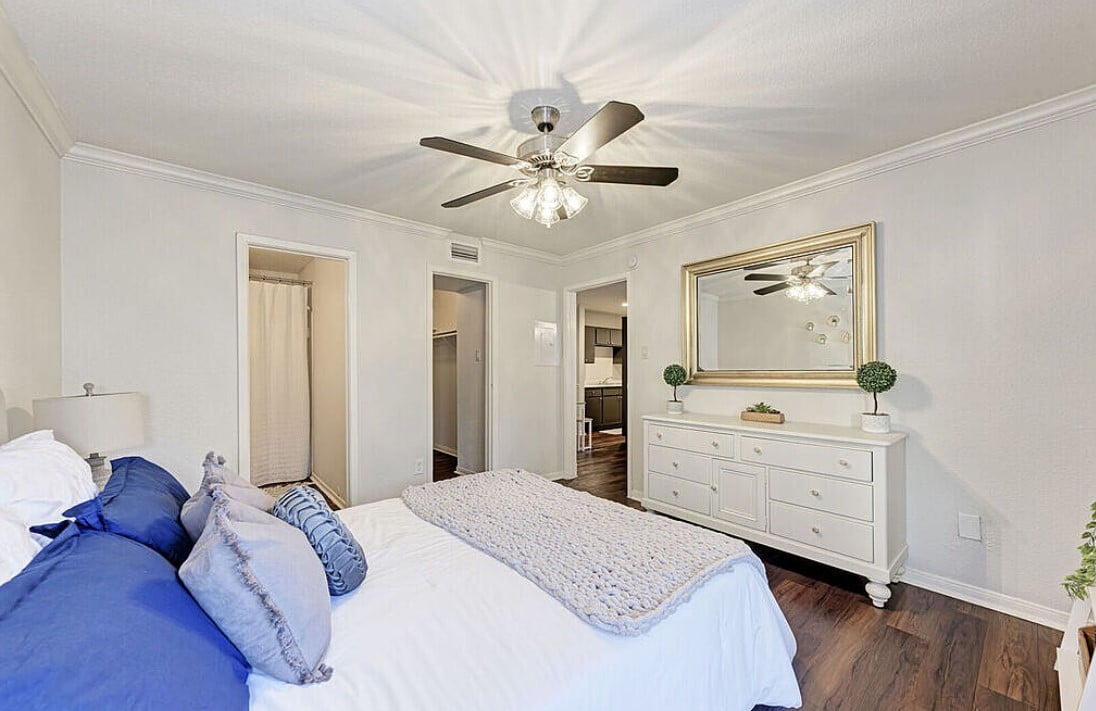 Amazing 1/1 value apartment home in north-central Austin