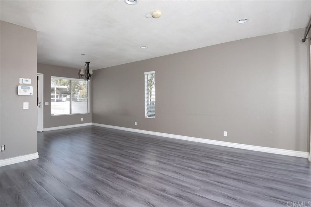 12 Birchwood Ln