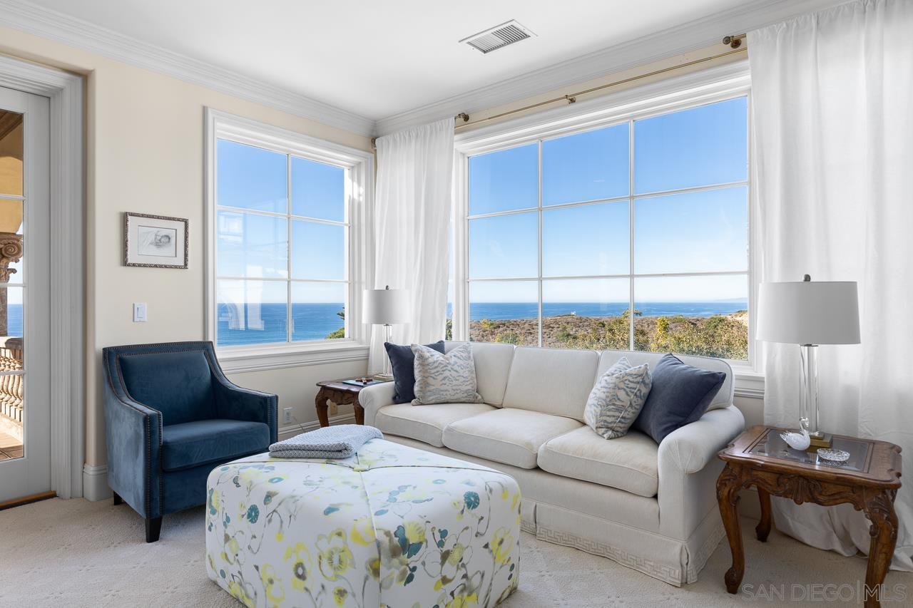 9860 La Jolla Farms Rd