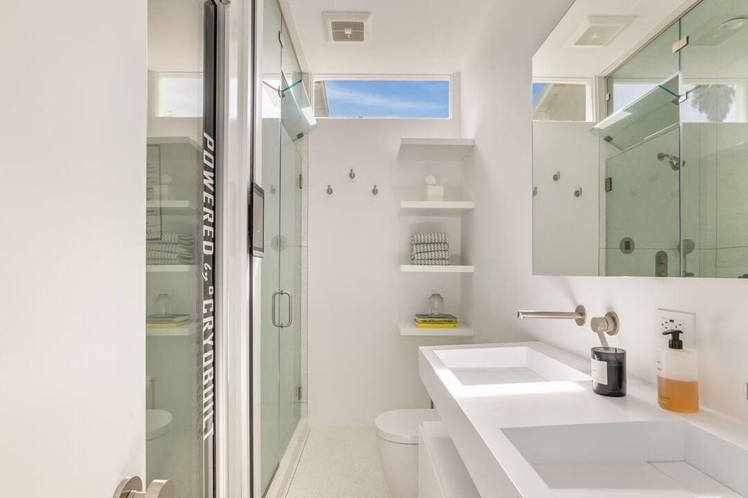 Celestia Manor, Stradella Rd, 90077