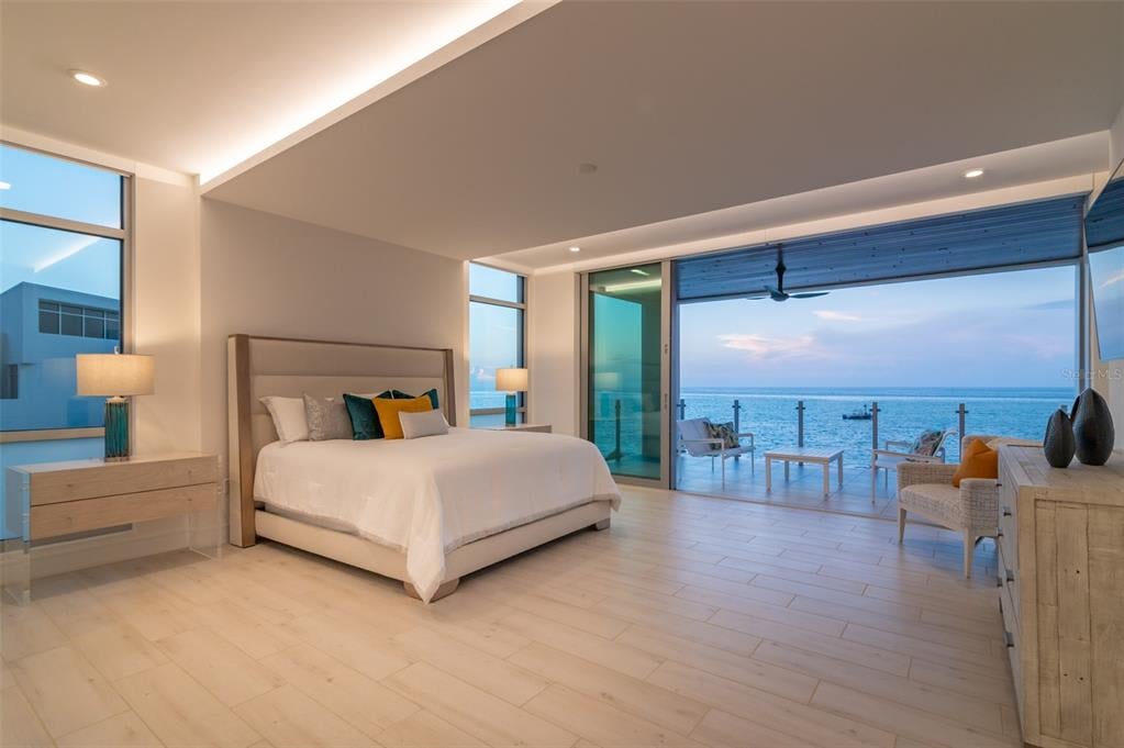 4750 Ocean Blvd, #202