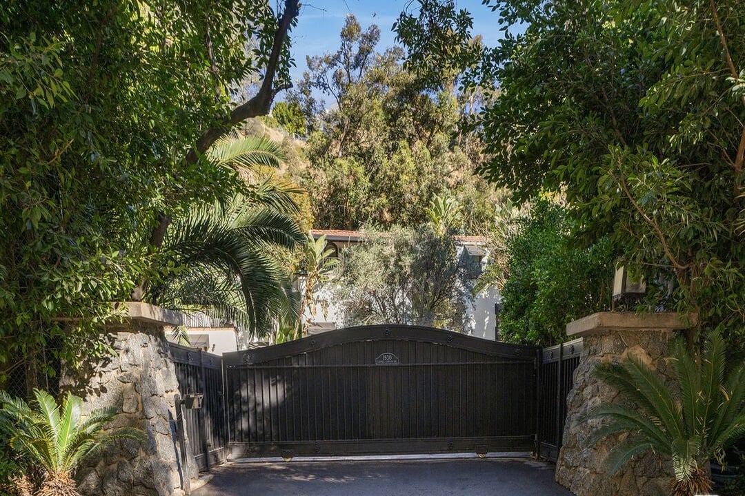 Velaris Estate, Laurel Canyon Blvd, 90046