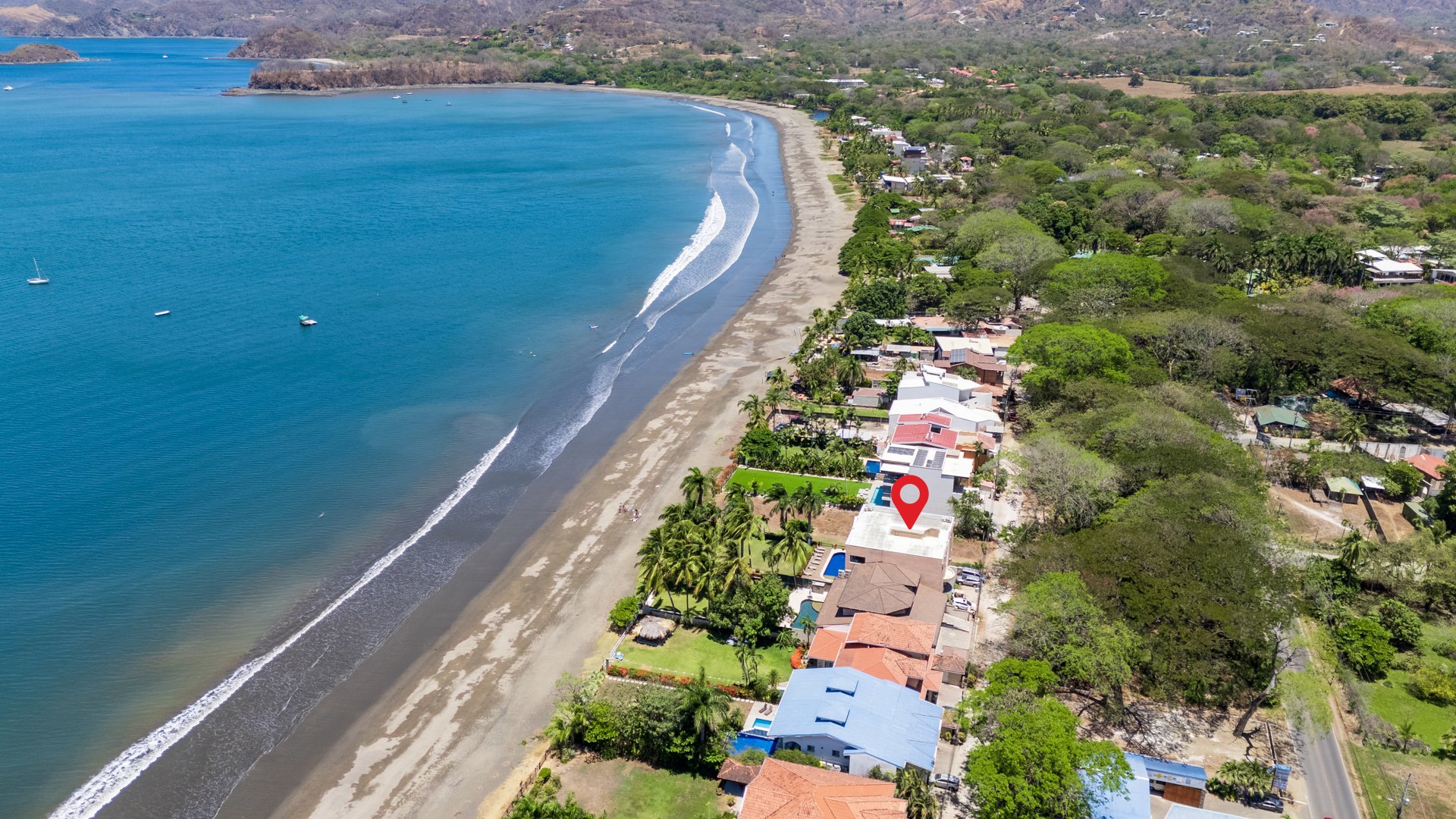 El Destino 1A | Beachfront Retreat in Surfside Potrero