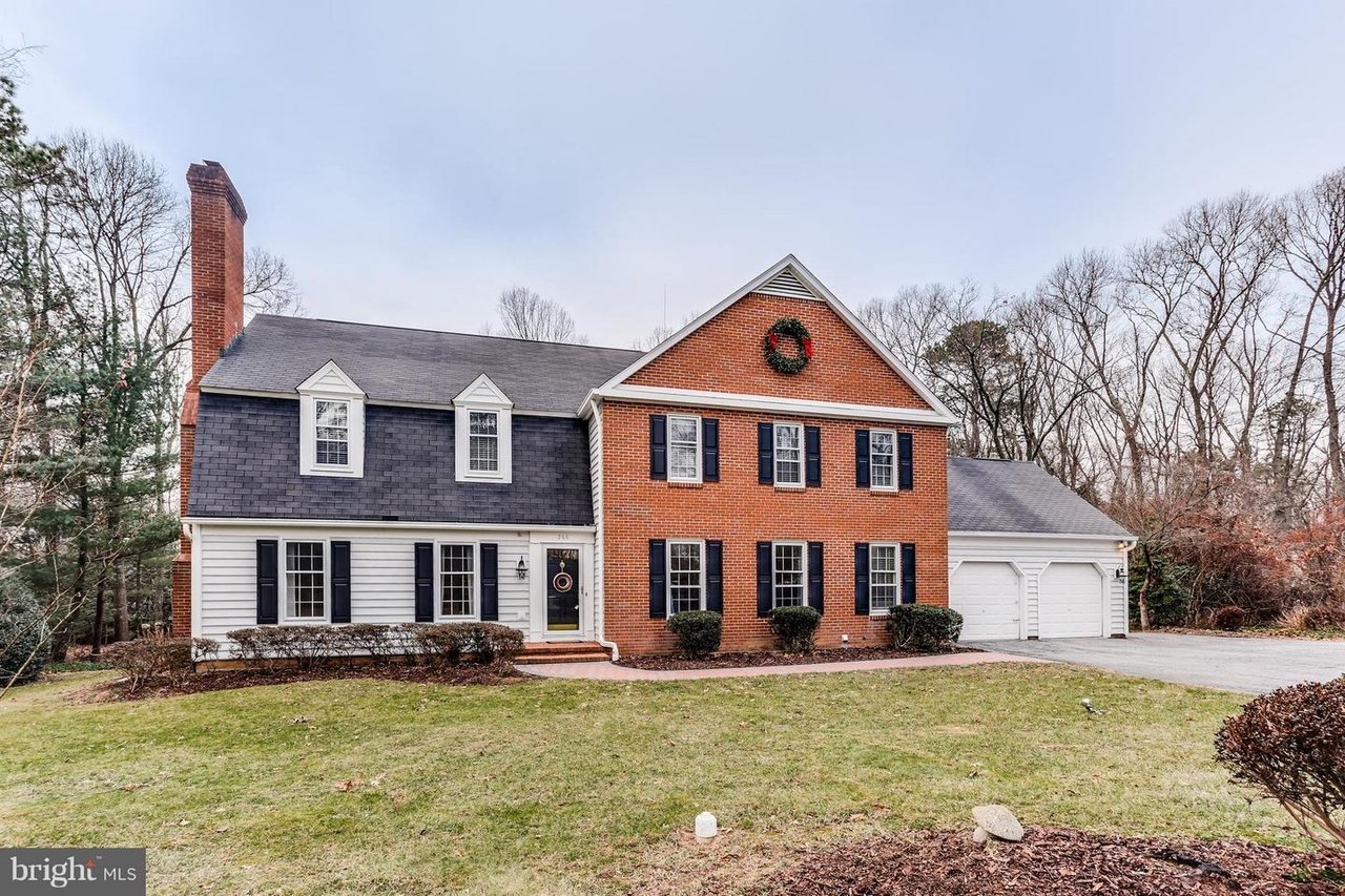 244 Hereford Ct