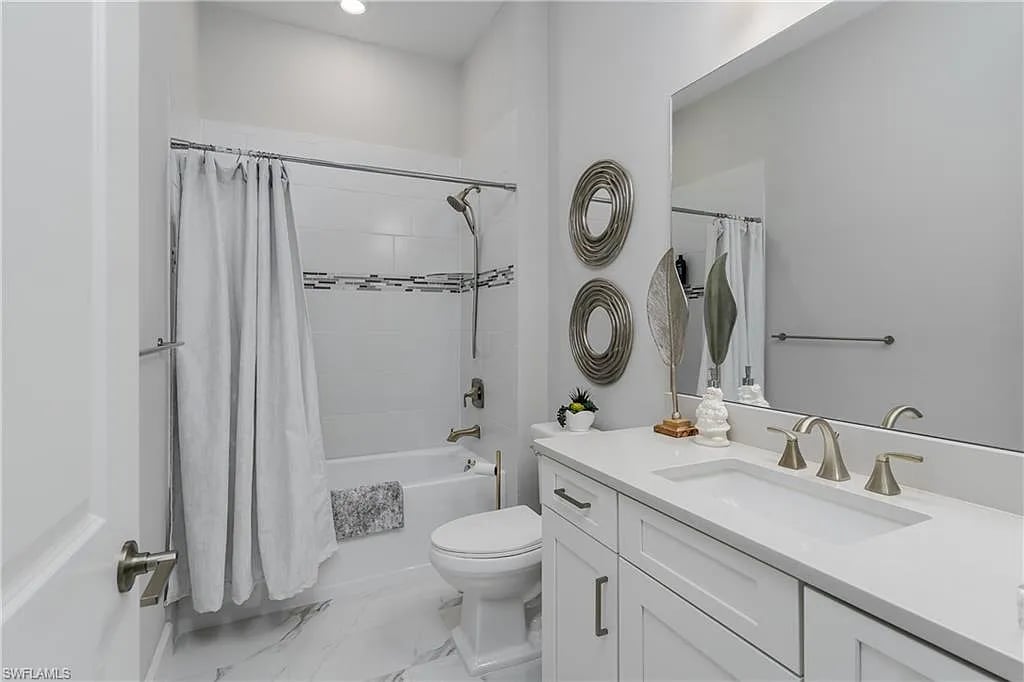 11935 Collegio Dr
