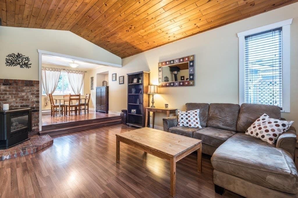 1002 Cypress Pl