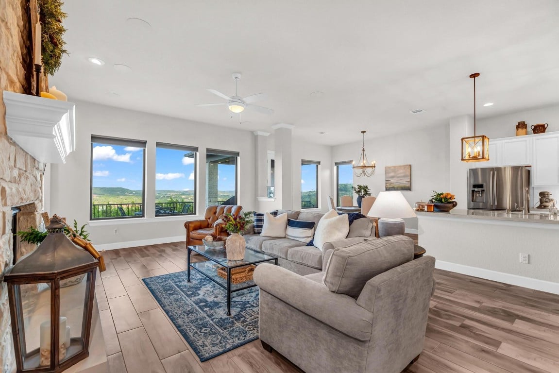 500 Balcones Ridge Way