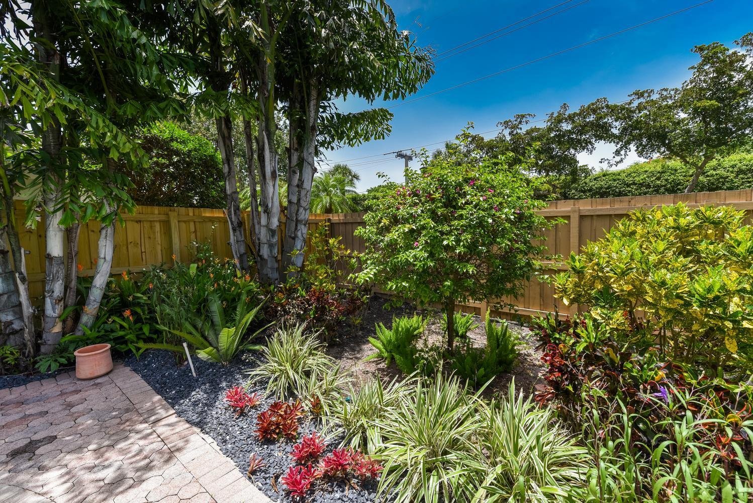 6685 NW 24th Ter