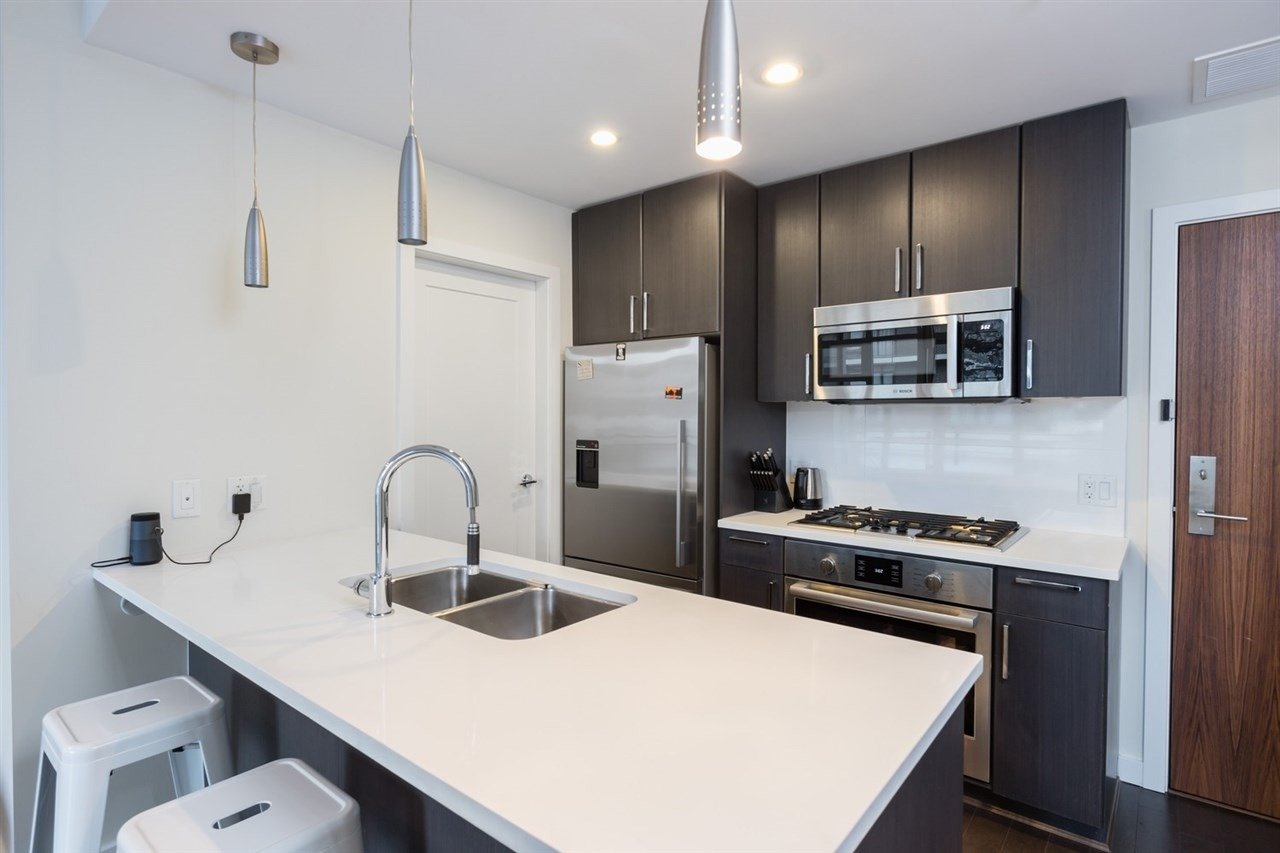 38 W 1st Ave, #320