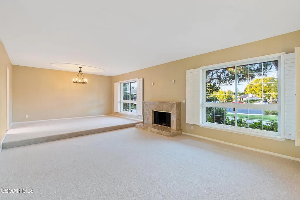 390 Somerset Cr